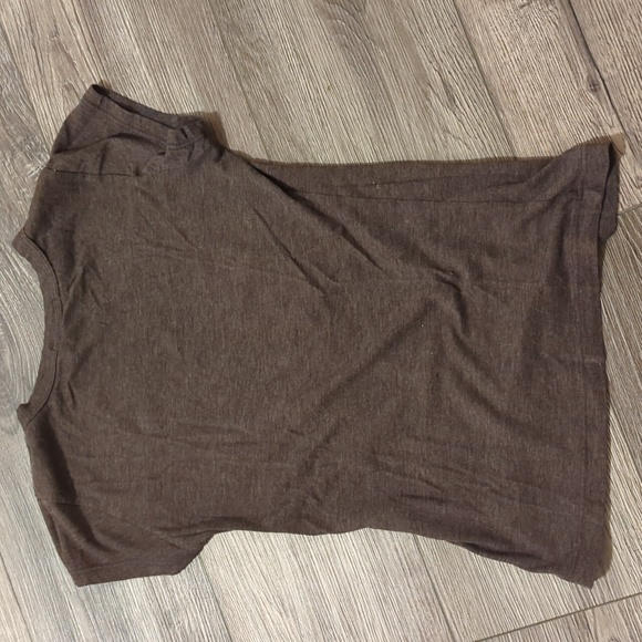 Size small fits like xs. Dragon vintage tee - Picture 3 of 3